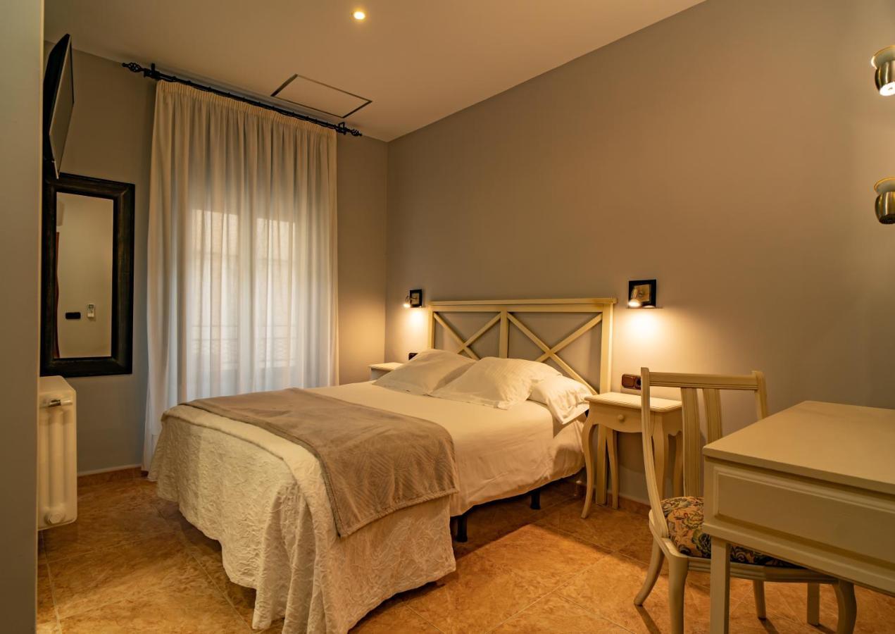 Hotel Alfonso IX (Adults Only) Caceres Exterior photo