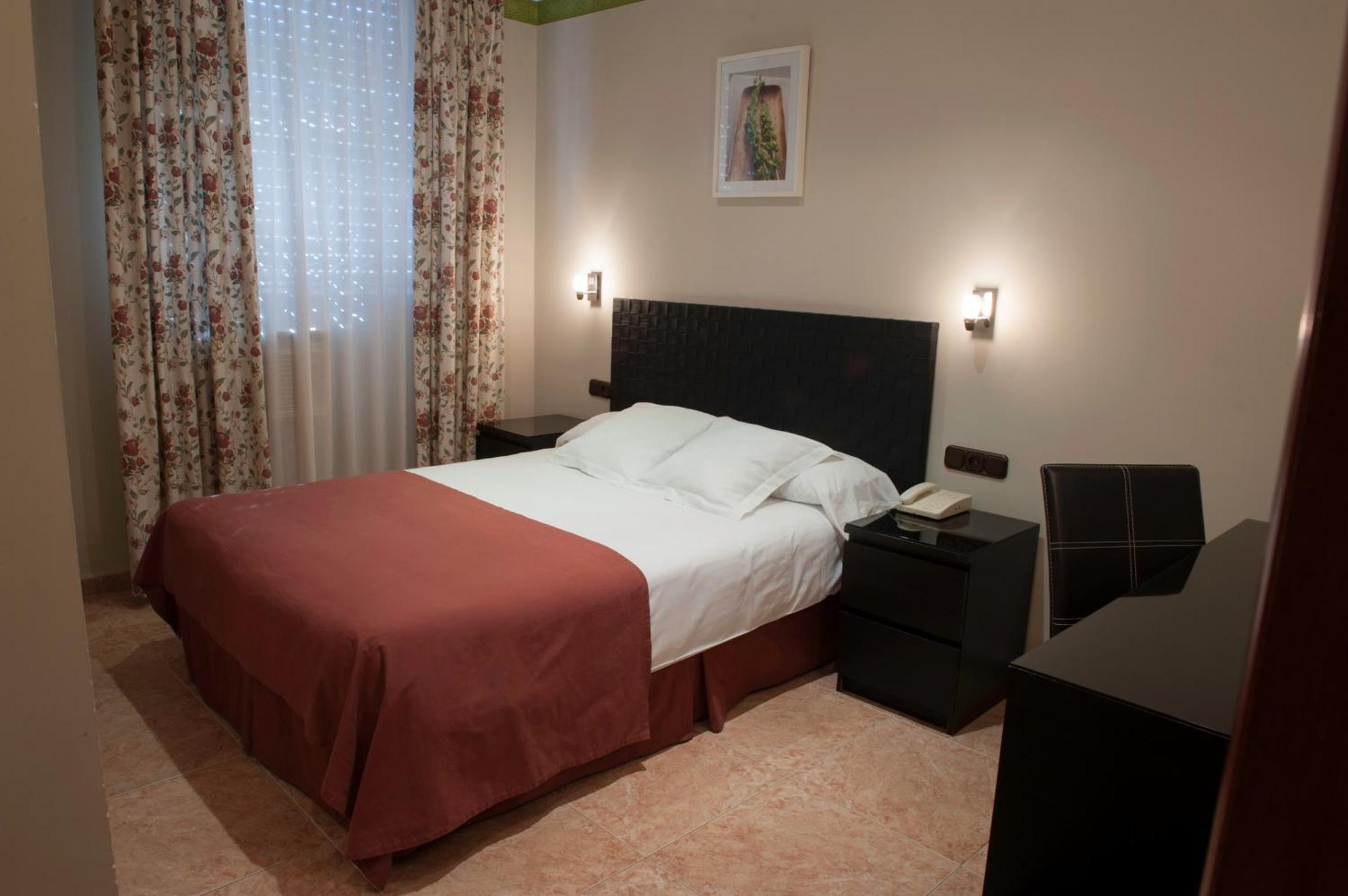 Hotel Alfonso IX (Adults Only) Caceres Exterior photo