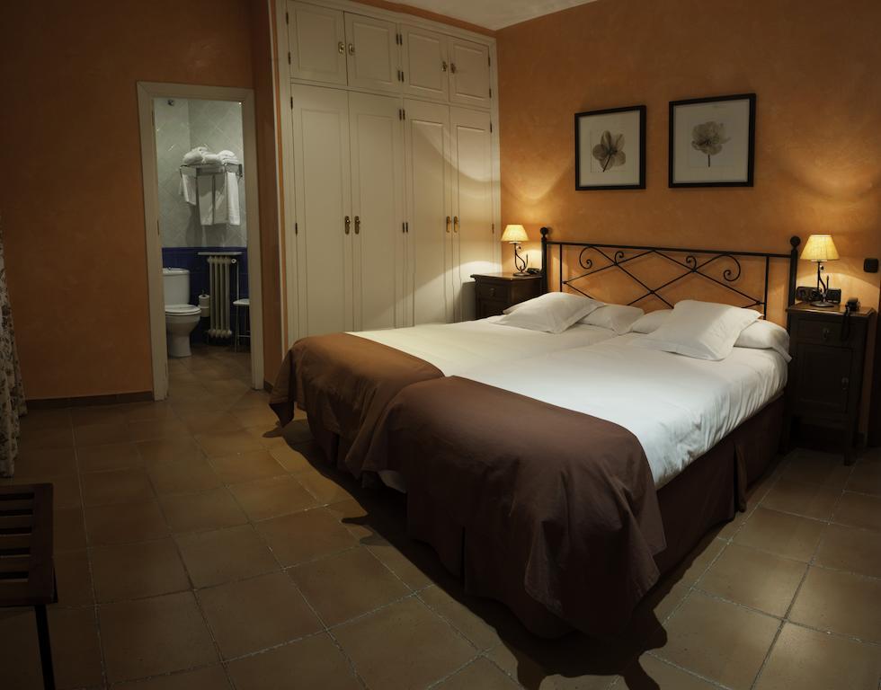 Hotel Alfonso IX (Adults Only) Caceres Exterior photo