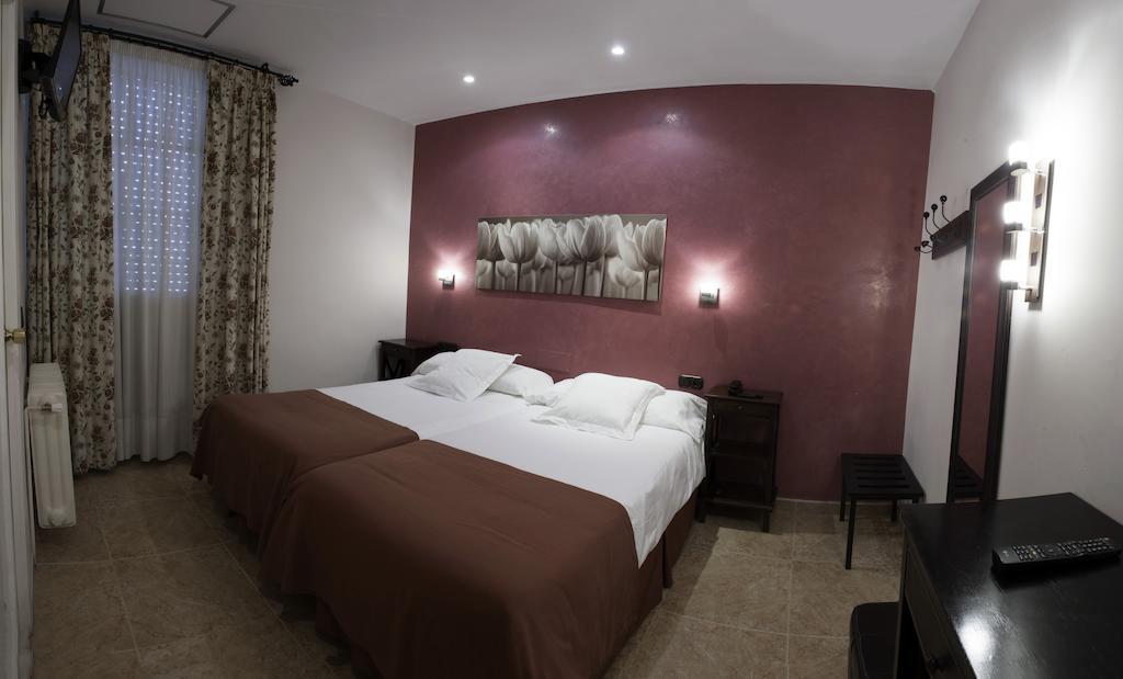 Hotel Alfonso IX (Adults Only) Caceres Exterior photo